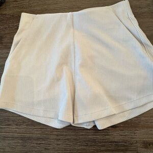 Lululemon Cream Ribbed Softstreme HR Shorts Size 4